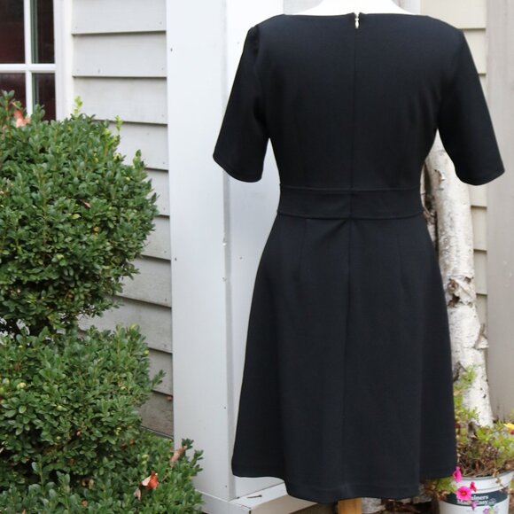 Zarina Black Slight V-Neck Stretch Crepe Shortsleeve A-Line Dress Sz 42 (US 12) - Picture 5 of 8